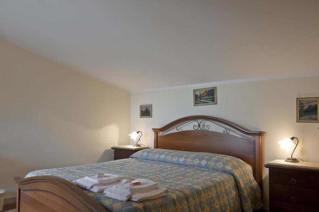 Casa Vacanze "Pietra Viva" Castelnuovo Parano Habitación foto